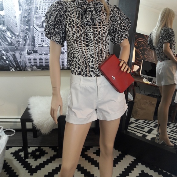 Diva White Shorts - Picture 3 of 3